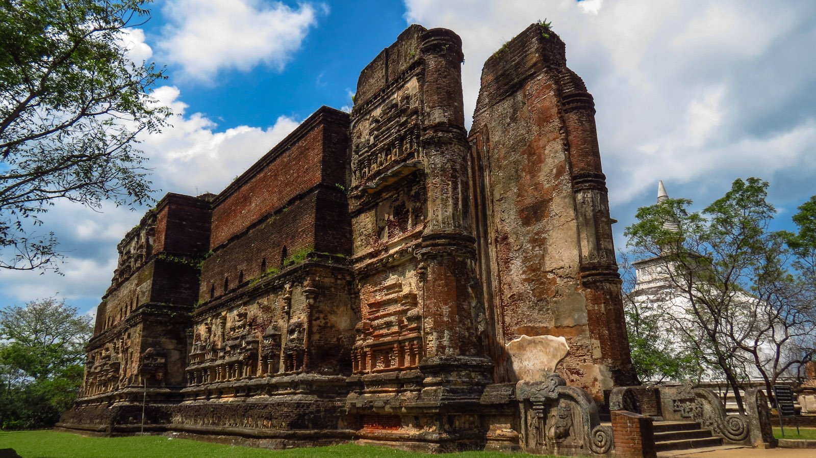 Medieval-capital-of-Polonnaruwa-7